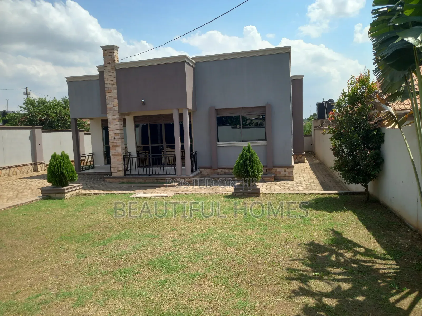Furnished 4bdrm Bungalow in Kira for sale
