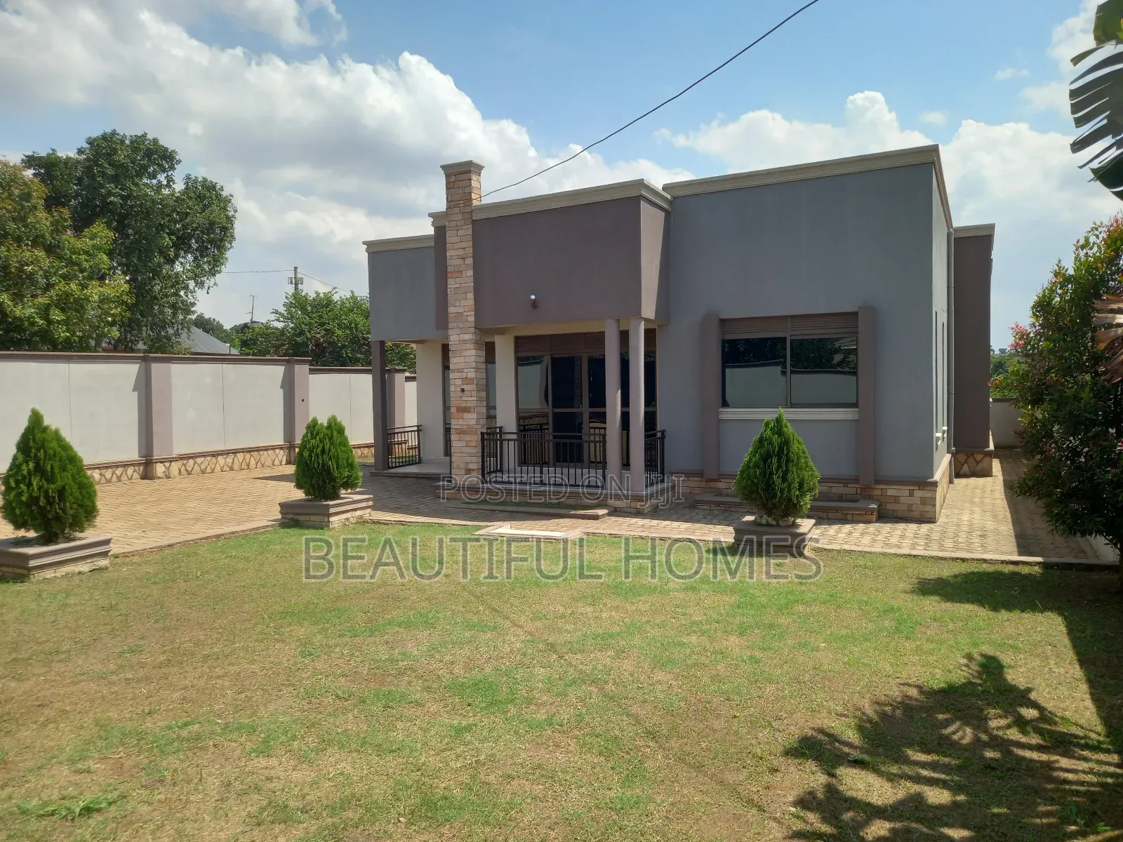 Furnished 4bdrm House in Kira for sale
