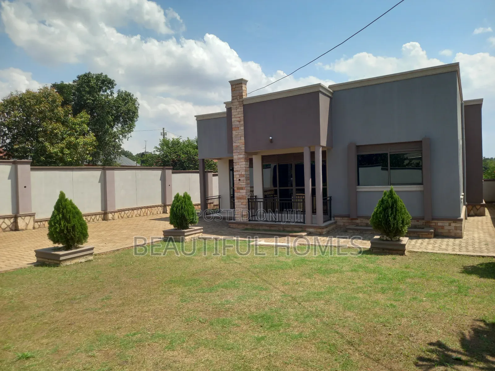 Furnished 4bdrm Maisonette in Kira for sale