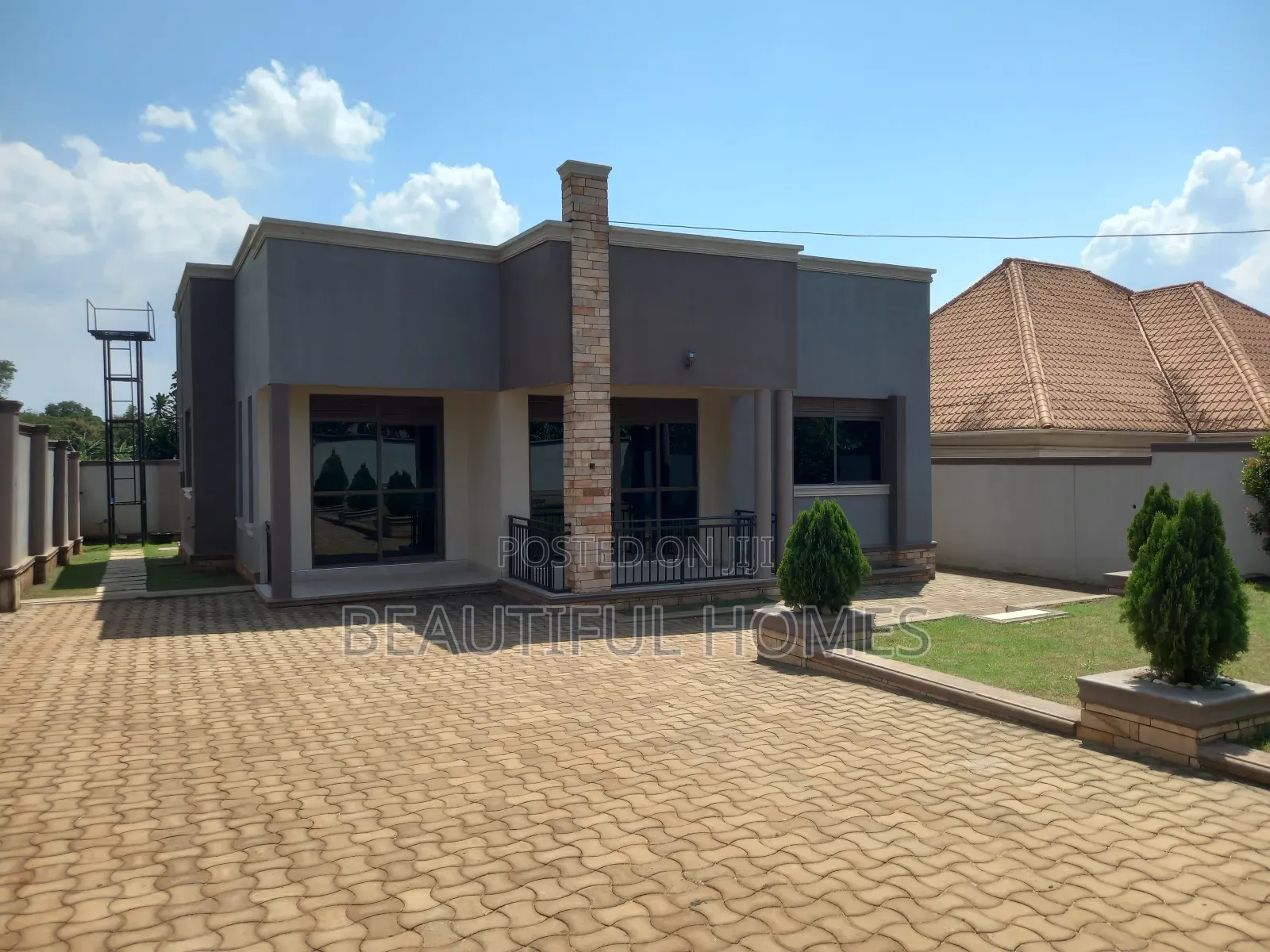Furnished 4bdrm Maisonette in Kira for sale
