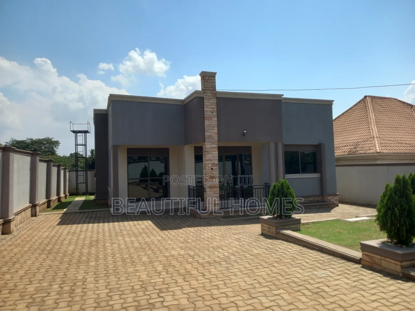 Furnished 4bdrm Maisonette in Kira for sale