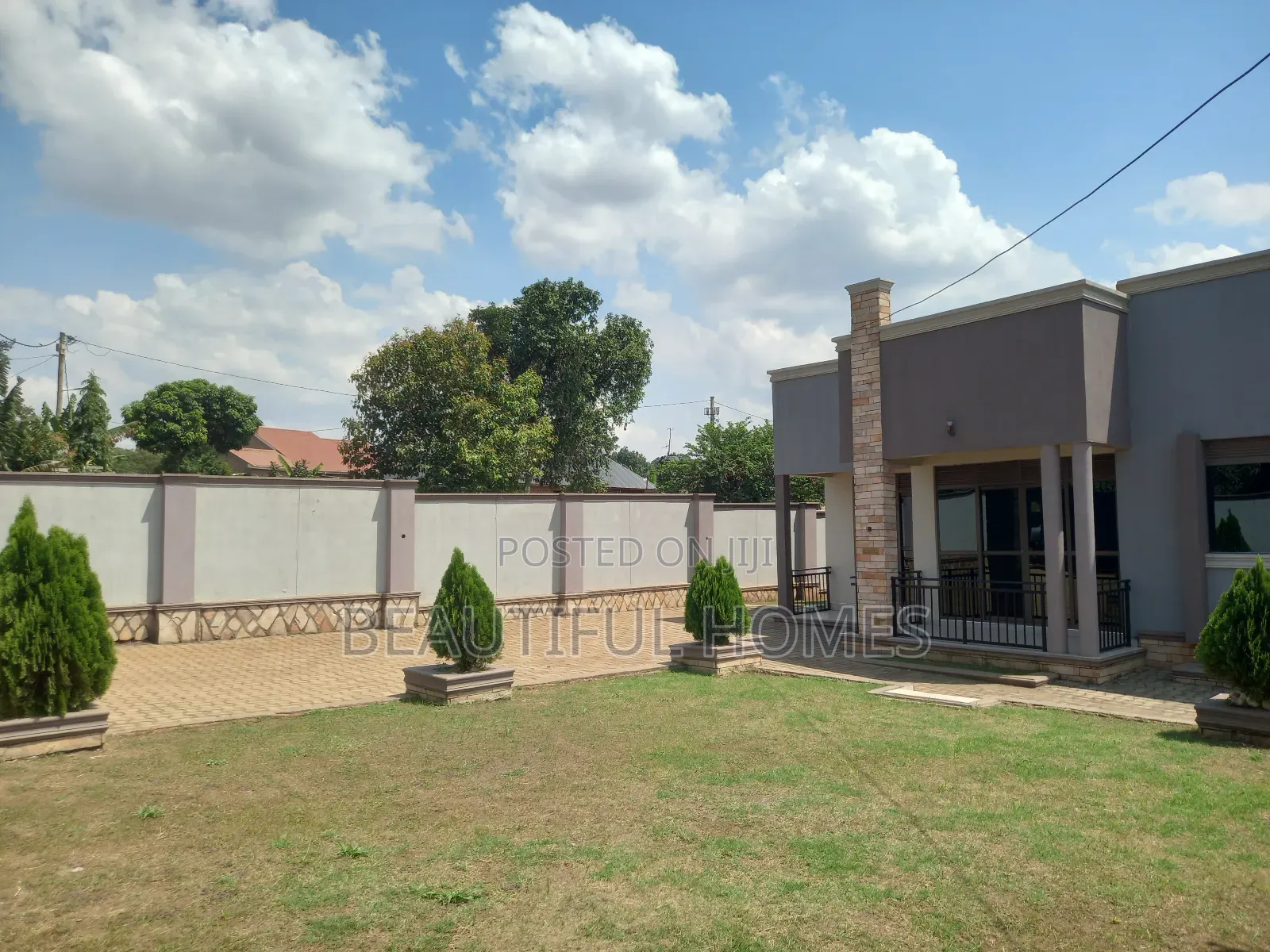 Furnished 4bdrm House in Kira for sale