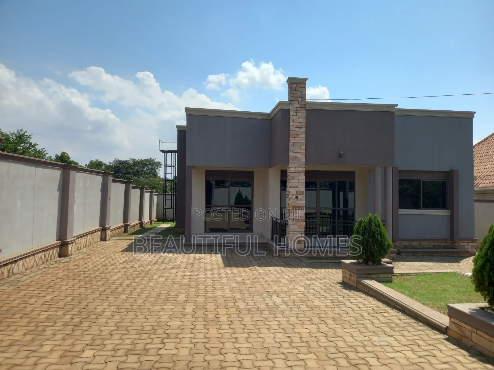Furnished 4bdrm House in Kira for sale
