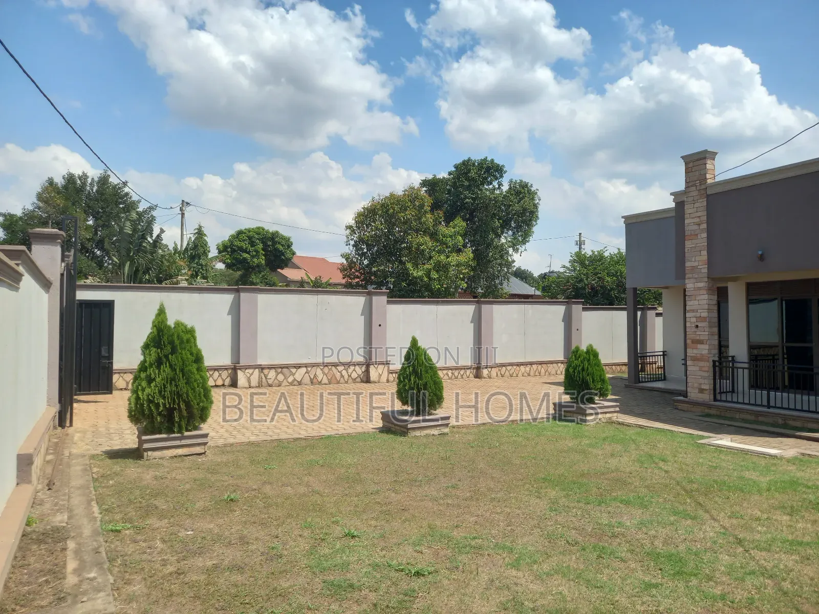 Furnished 4bdrm House in Kira for sale