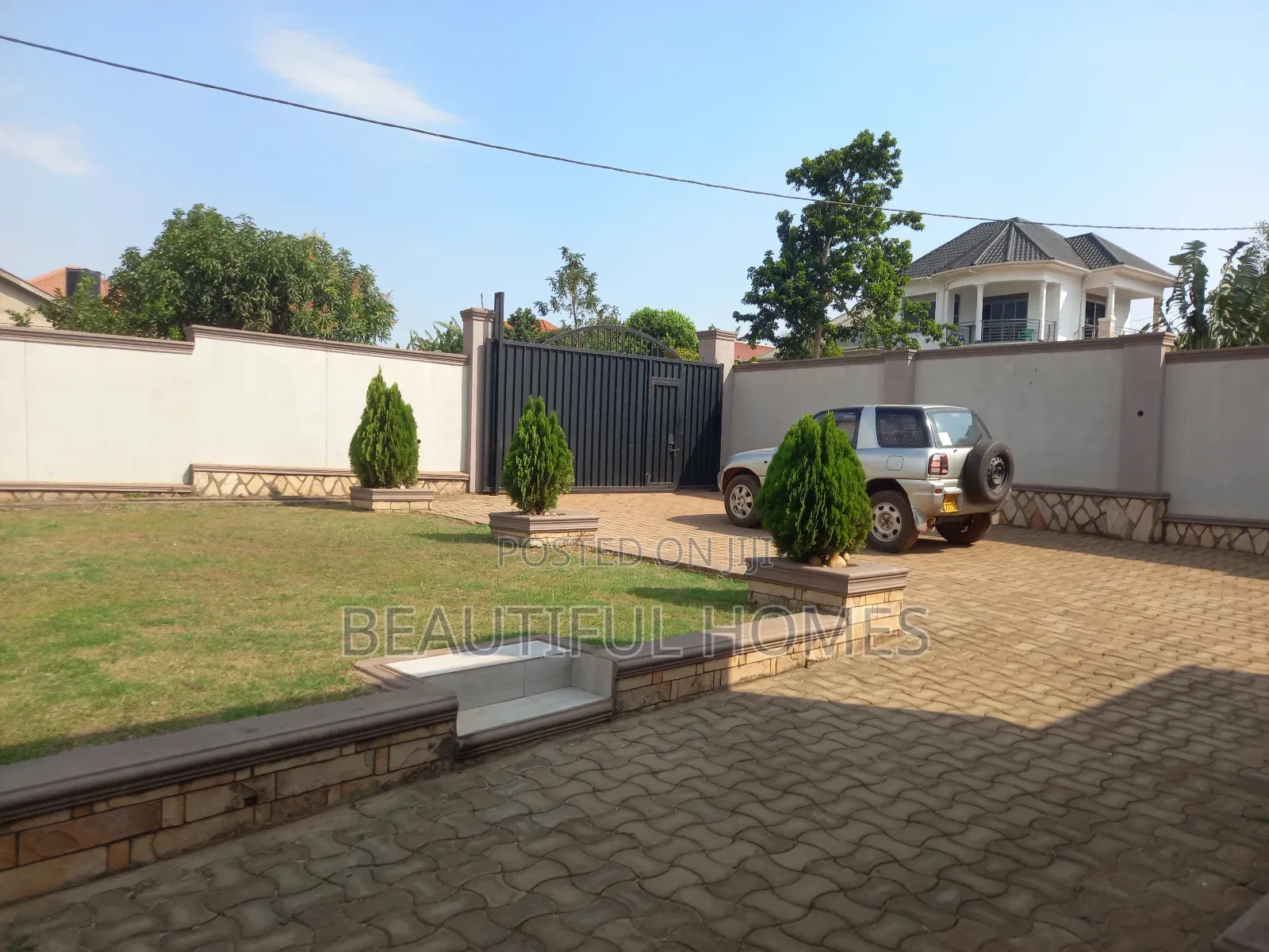 Furnished 4bdrm House in Kira for sale