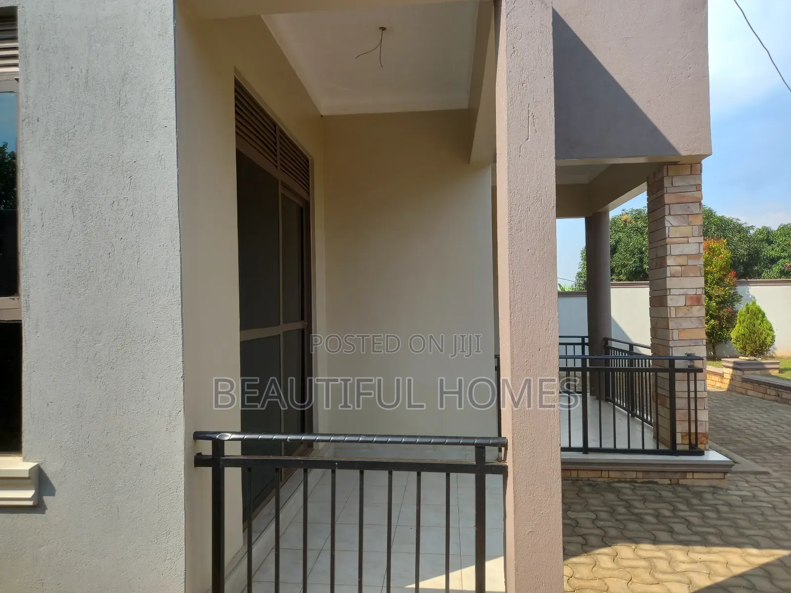 Furnished 4bdrm House in Kira for sale