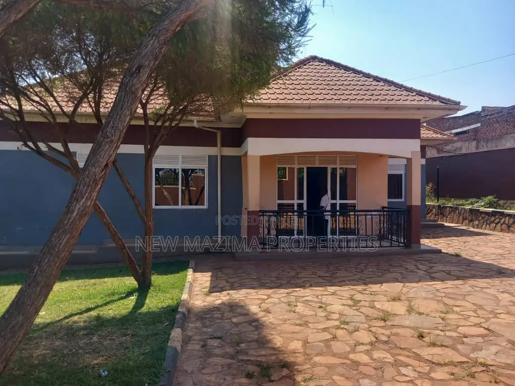 3bdrm Bungalow in Namasuba Ntebe Rd, Division A for rent
