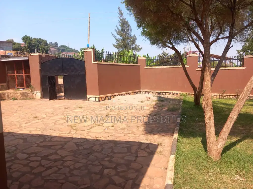 3bdrm Bungalow in Namasuba Ntebe Rd, Division A for rent