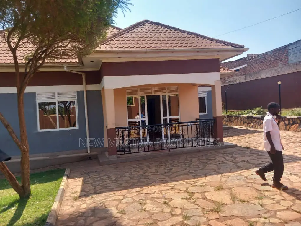 3bdrm Bungalow in Namasuba Ntebe Rd, Division A for rent
