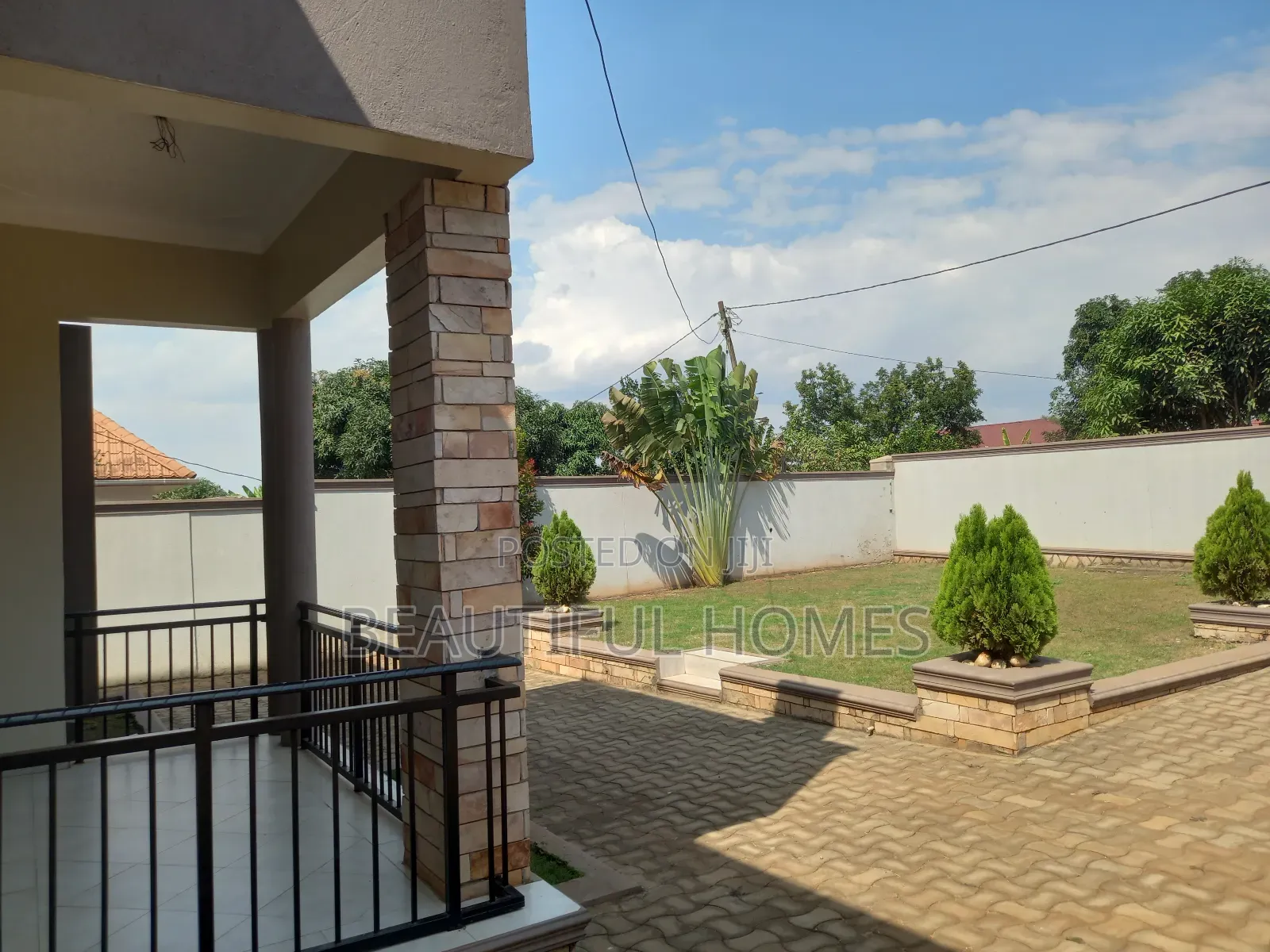 Furnished 4bdrm House in Kira for sale