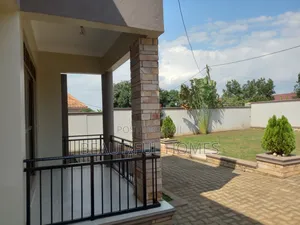 Furnished 4bdrm House in Kira for sale