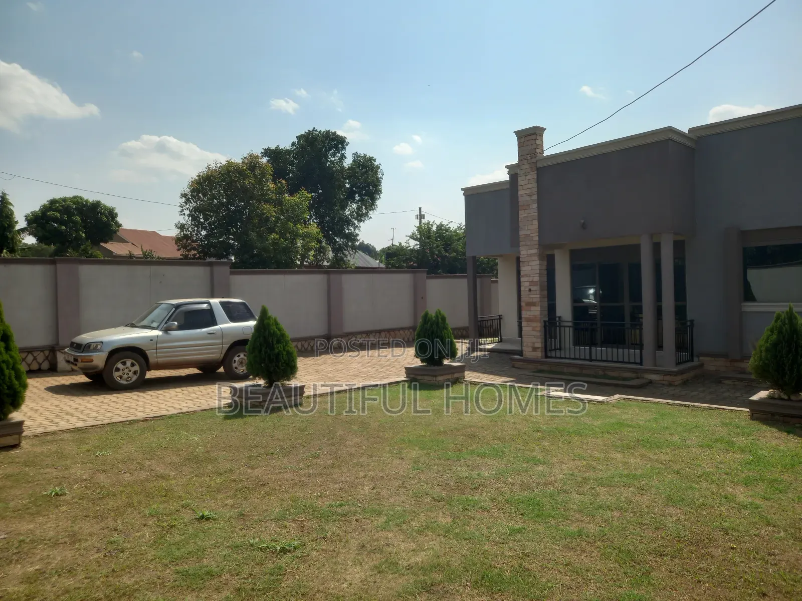 Furnished 4bdrm Bungalow in Kira for sale