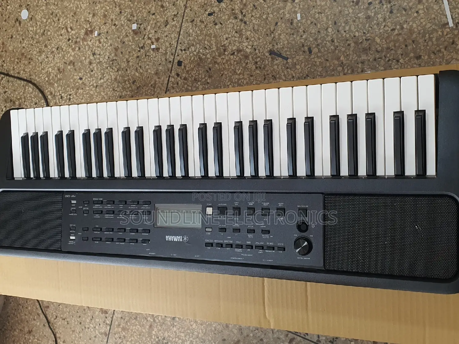 Yamaha Keyboard PSR E383