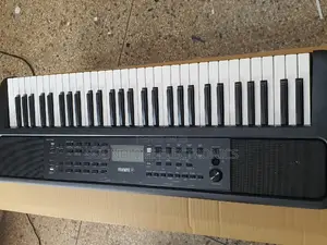 Yamaha Keyboard PSR E383