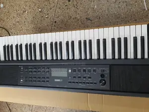 Yamaha Keyboard PSR E383