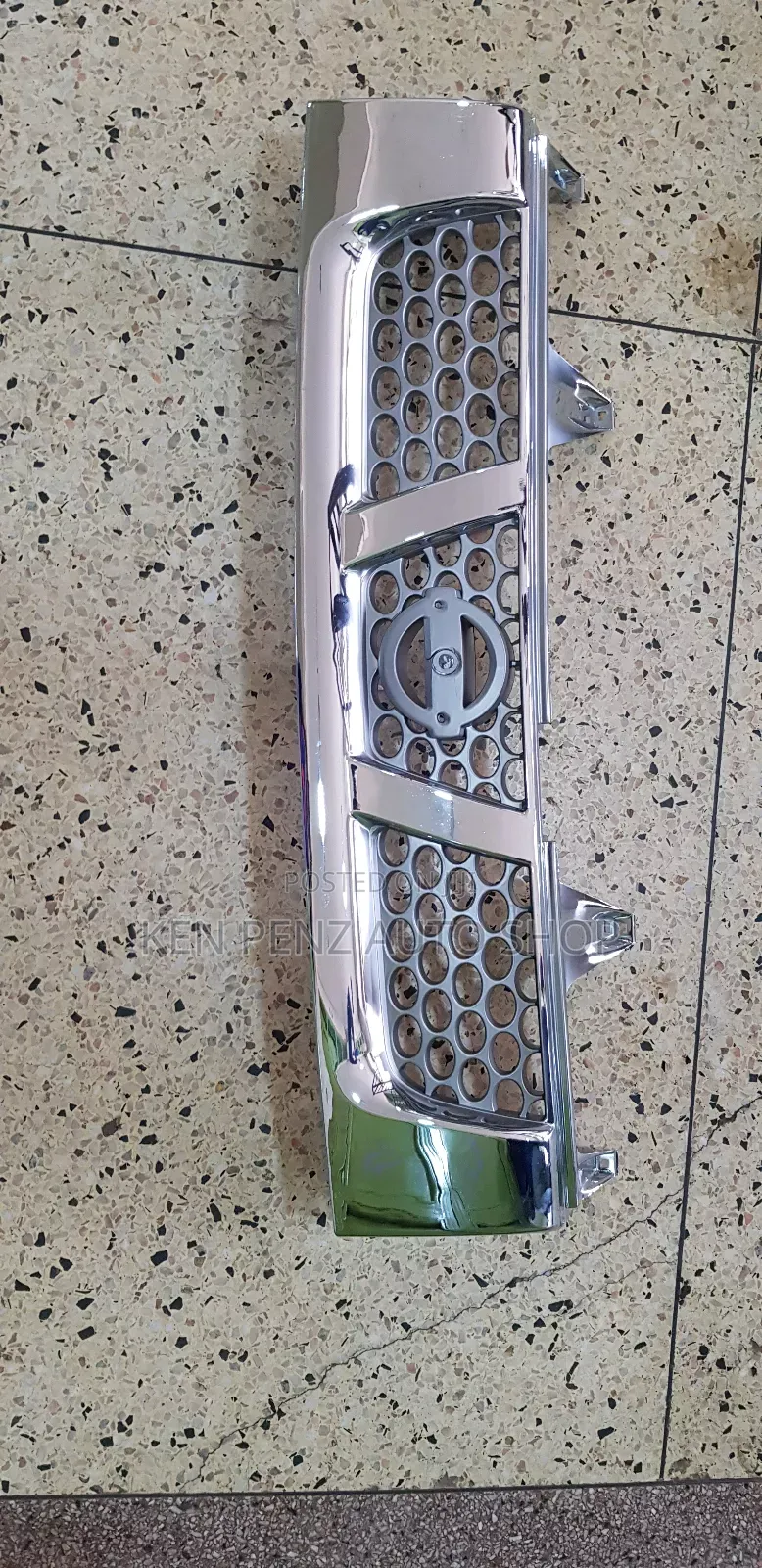 Grill for Nissan Hardbody 2005