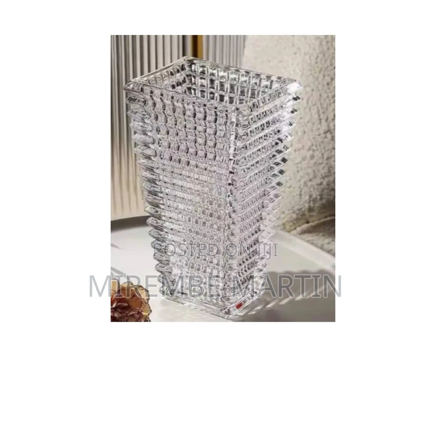 Clear Glass Flower Vase.