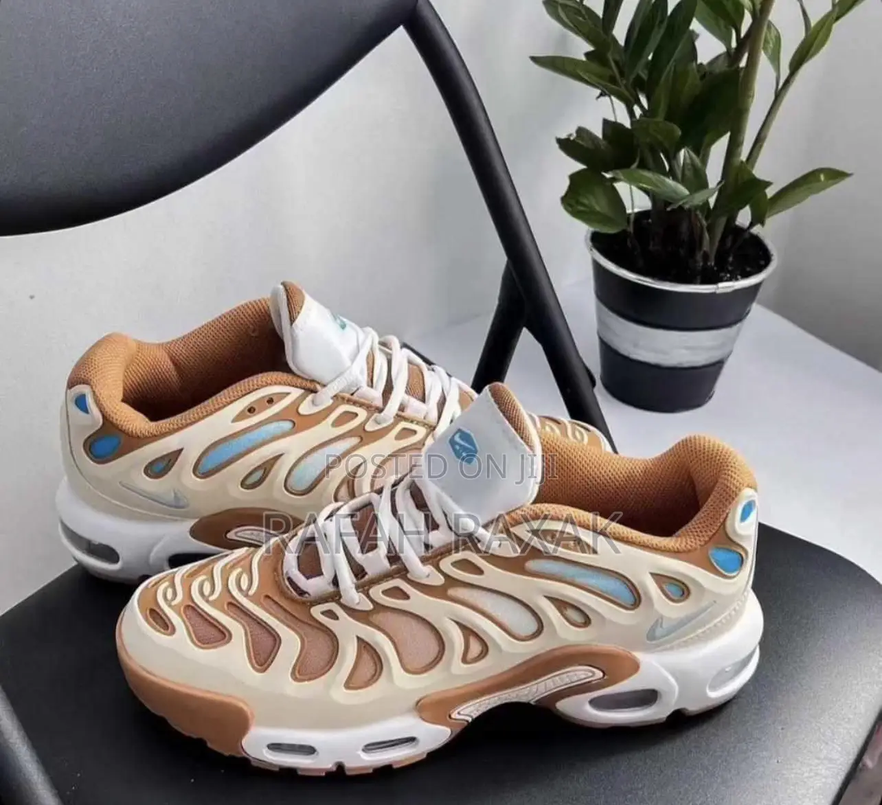 Original Nike Air Max Plus Drift Sneakers