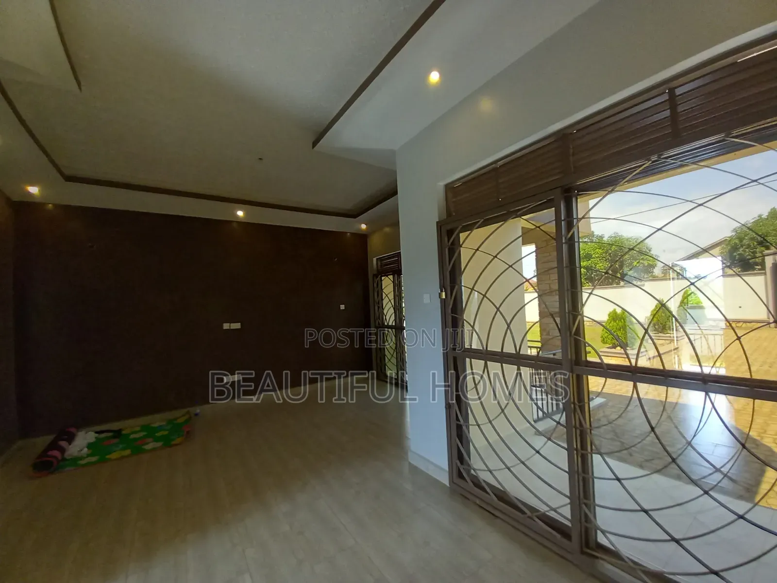 Furnished 4bdrm House in Kira for sale
