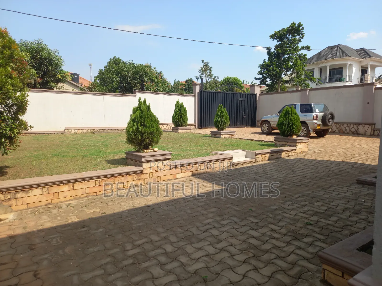 Furnished 4bdrm House in Kira for sale