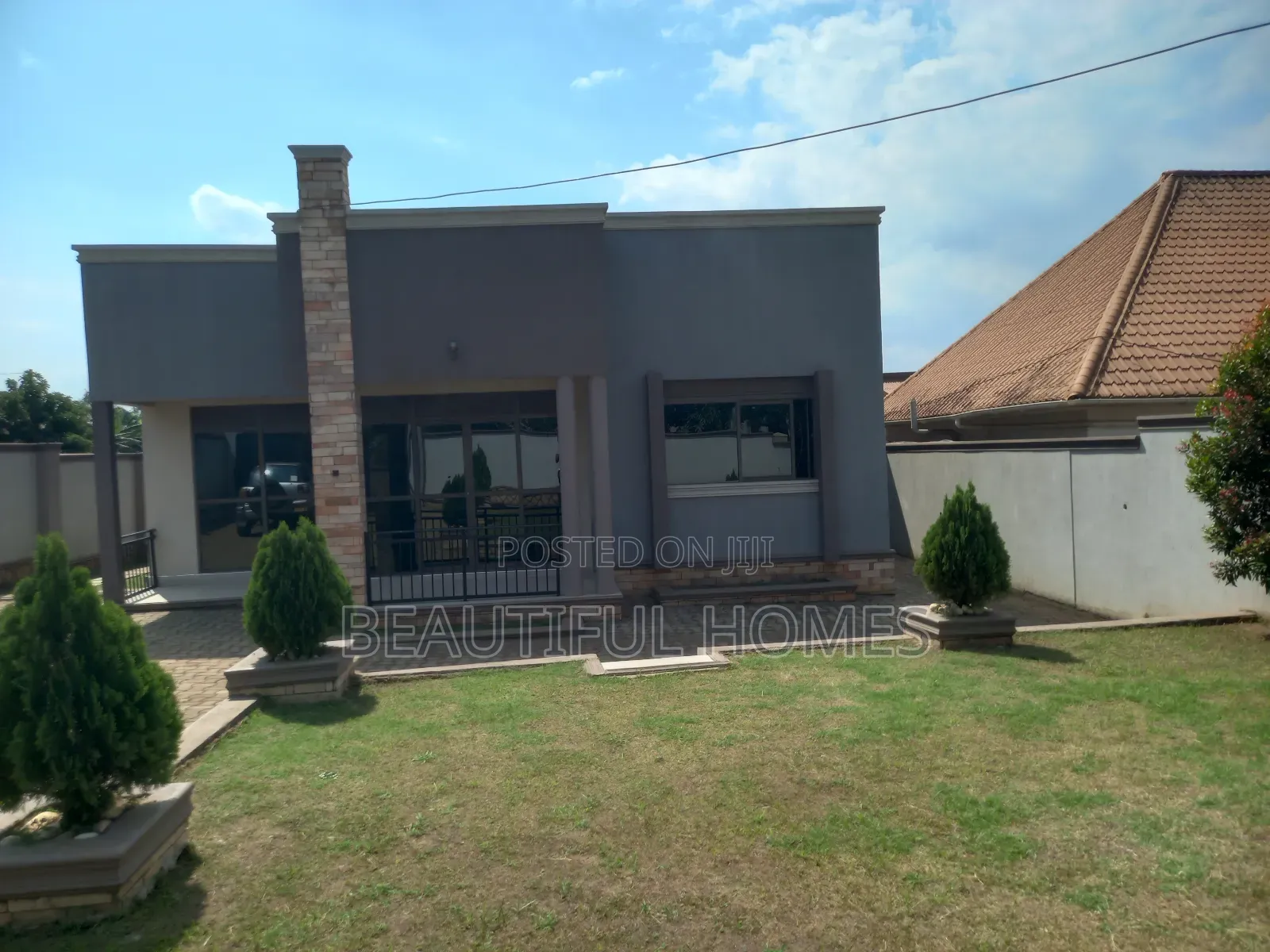 Furnished 4bdrm Bungalow in Kira for sale