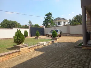 Furnished 4bdrm House in Kira for sale