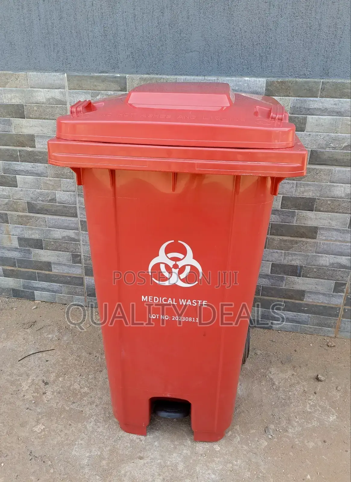 240L Trash Can/ Waste Bin