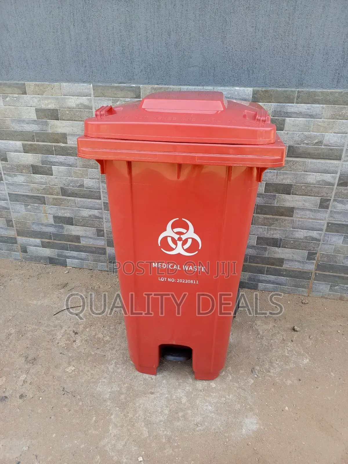 240L Trash Can/ Waste Bin