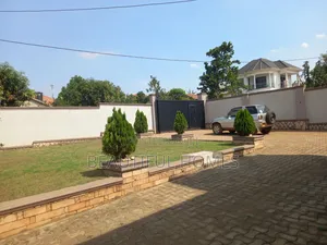 Furnished 4bdrm Maisonette in Kira for sale