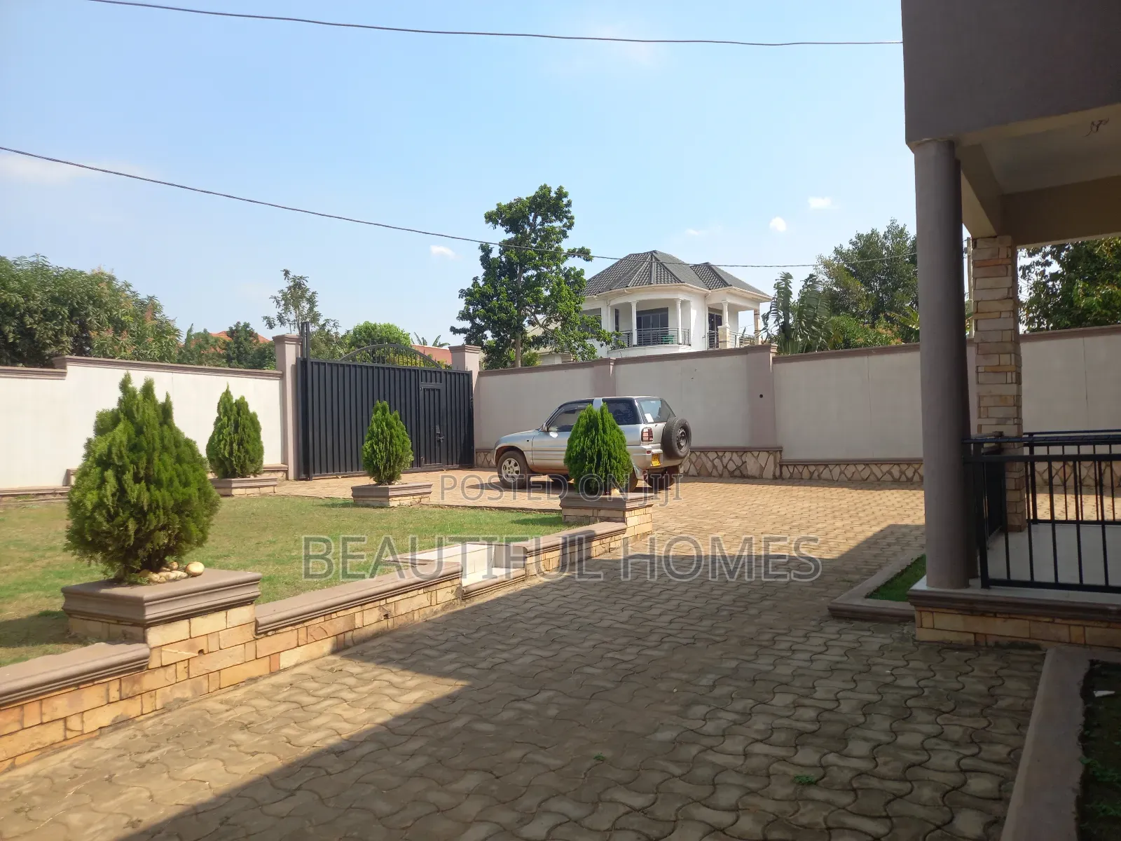Furnished 4bdrm Bungalow in Kira for sale