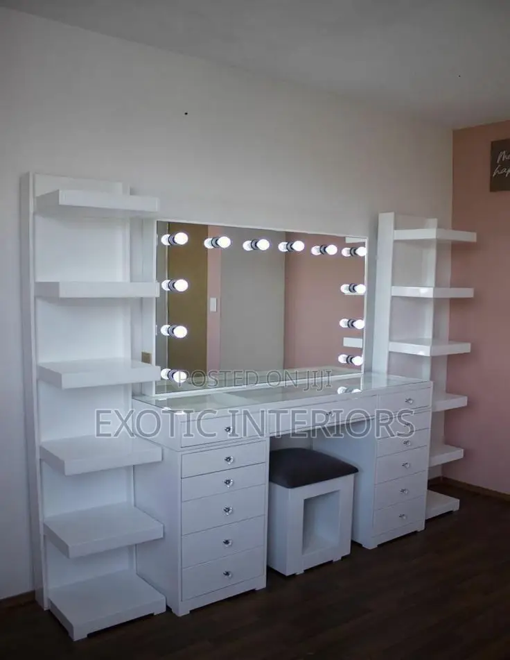 Make Up Table Mirror Call