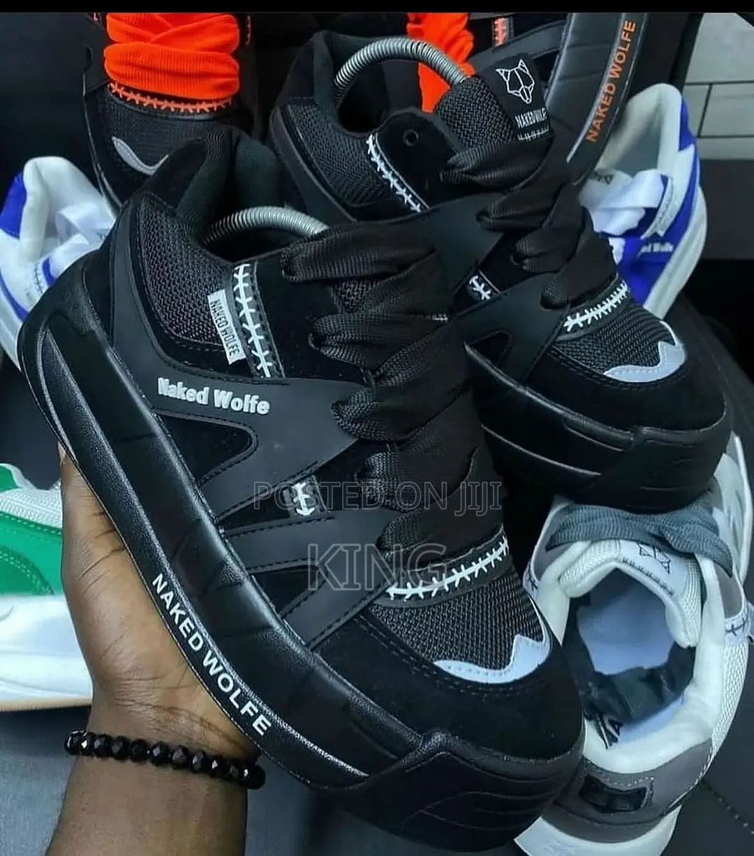 General Classy Sneakers