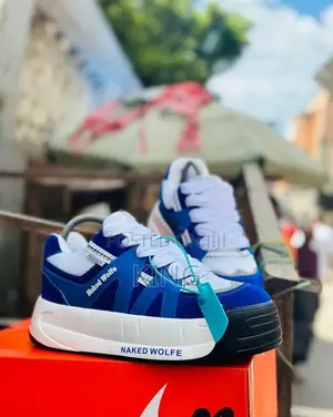 Lace Up Fine Sneakers