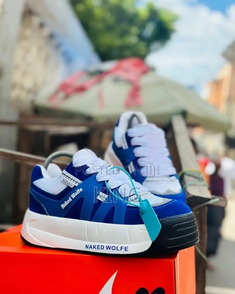 Lace Up Fine Sneakers