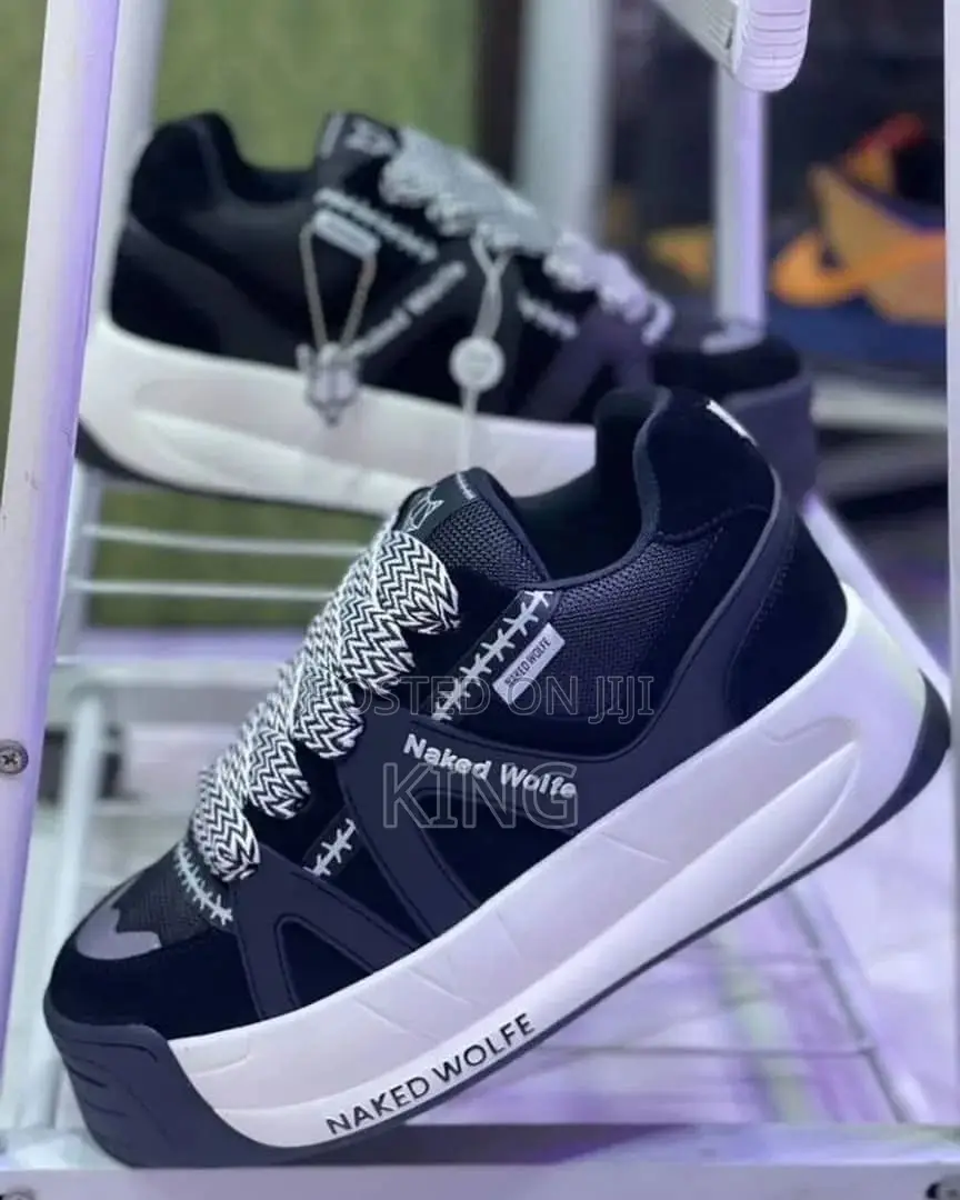 Vrine Sneakers