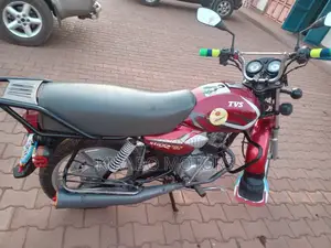 TVS HLX 125 2023 Red