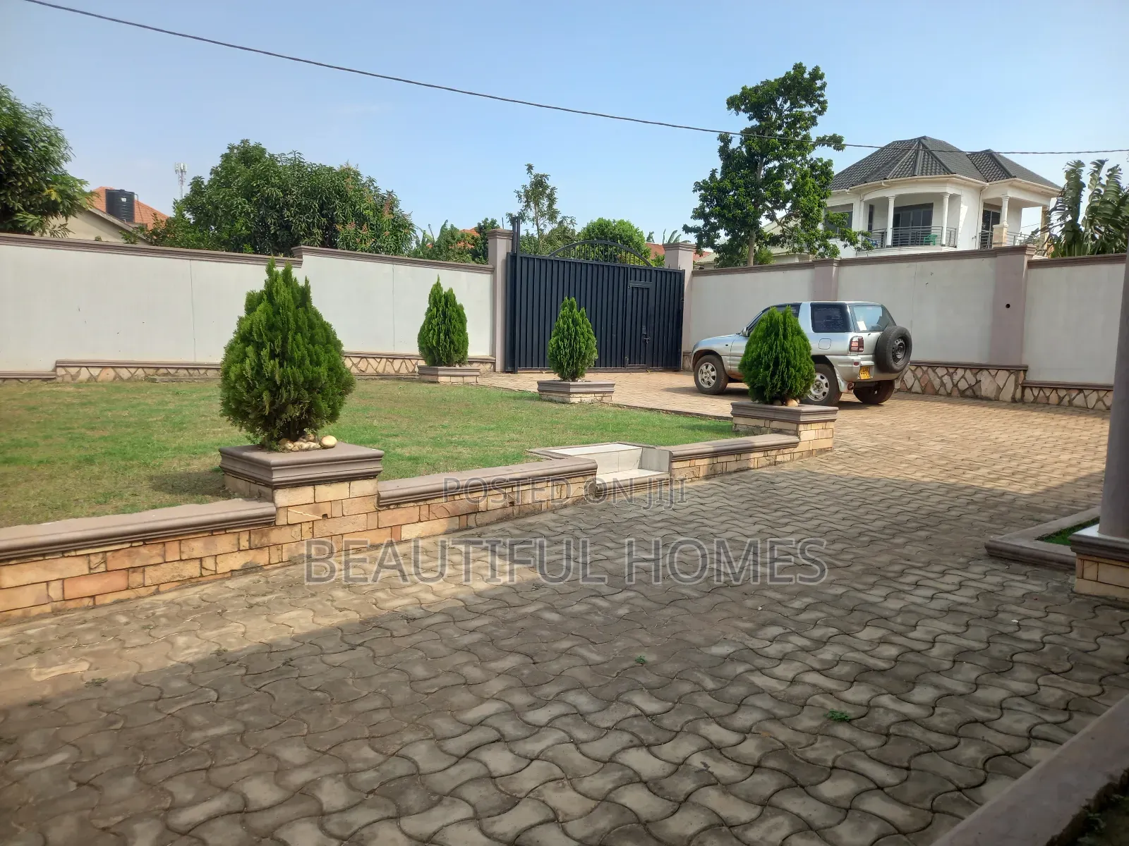Furnished 4bdrm House in Kira for sale
