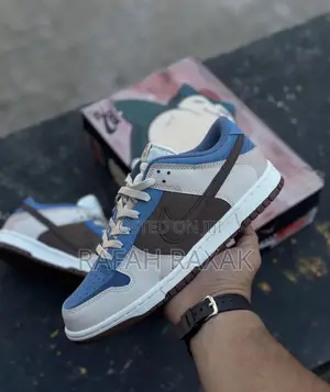 Original Nike SB Dunk Low FIFA World Cup 2022 Qatar Sneaker