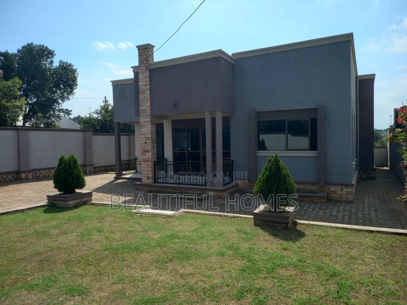 Furnished 4bdrm House in Kira for sale