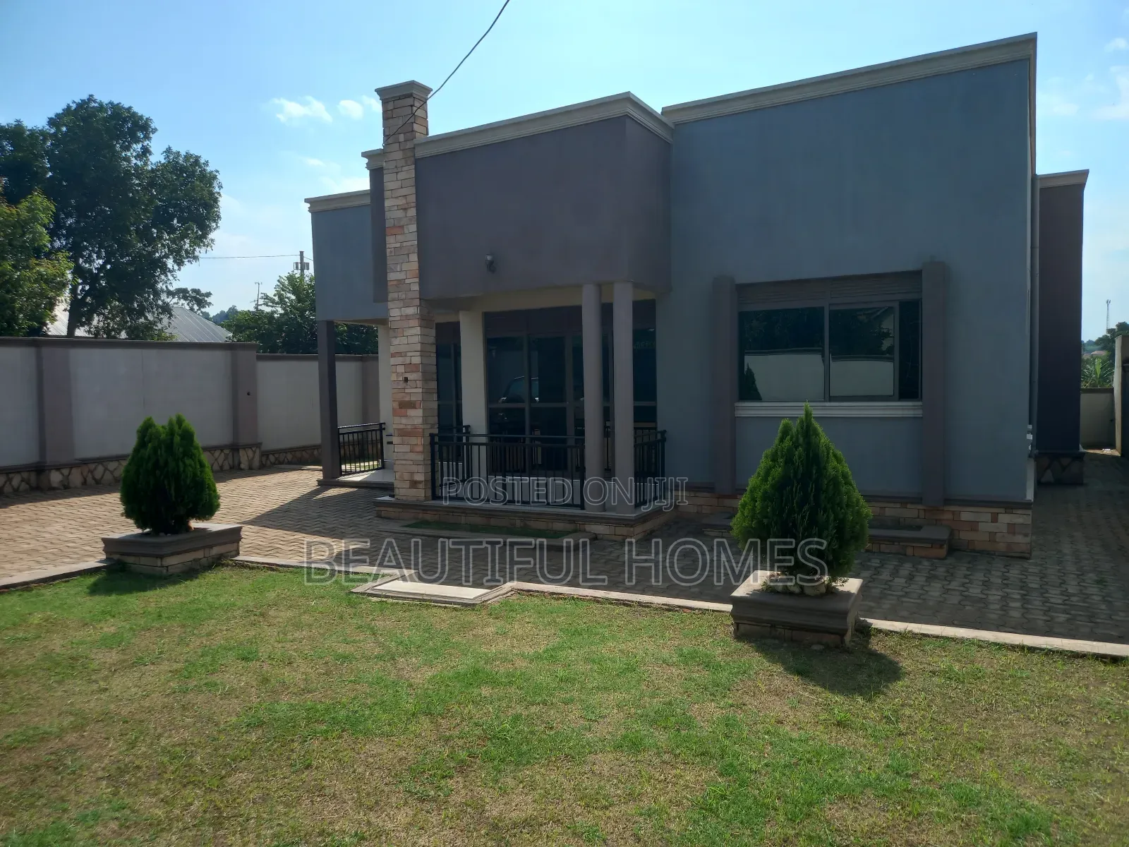 Furnished 4bdrm Bungalow in Kira for sale