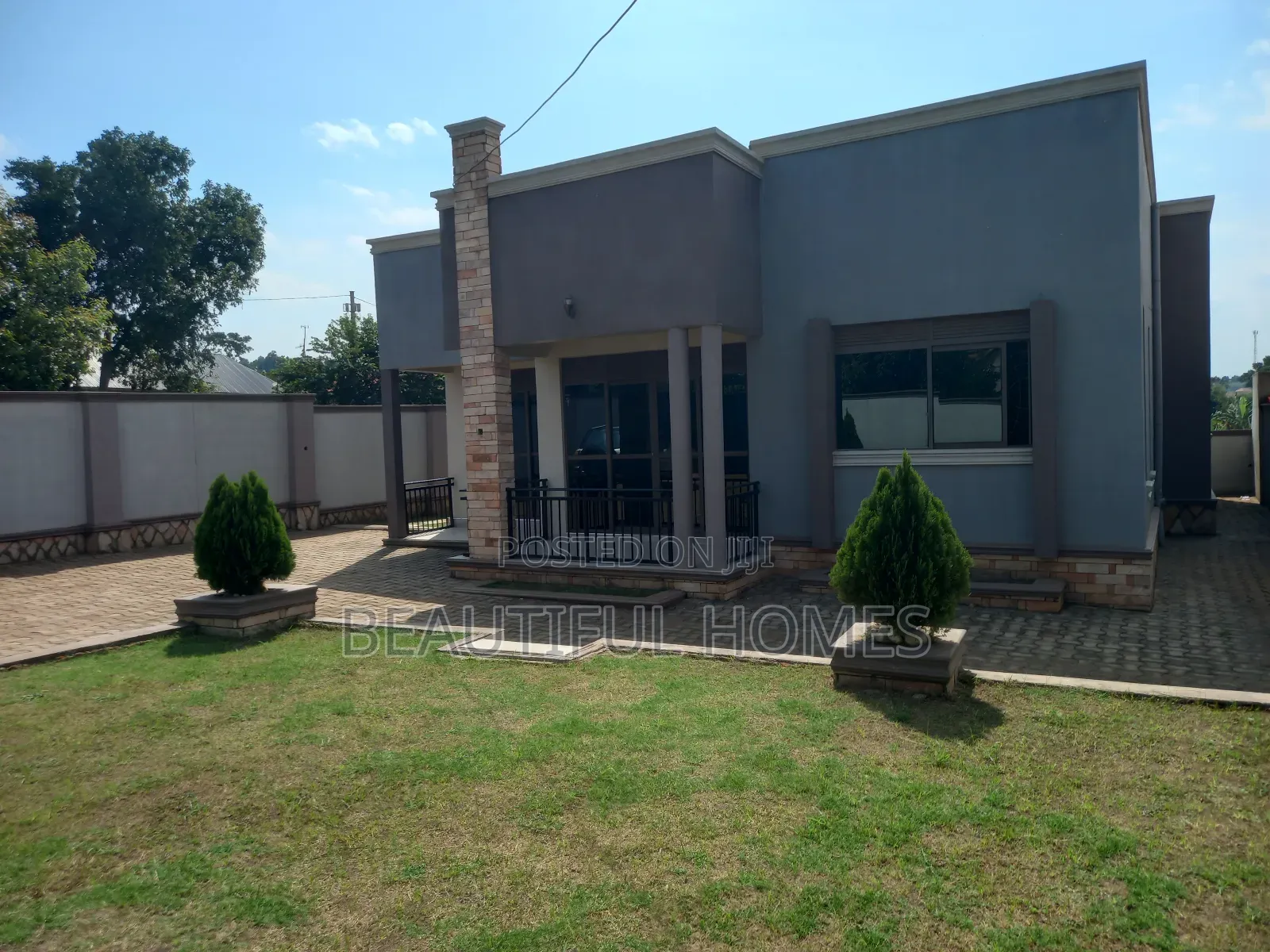 Furnished 4bdrm Bungalow in Kira for sale