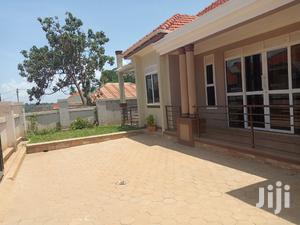 Kira House in Organized Tarmacked Neighborhood for Sell