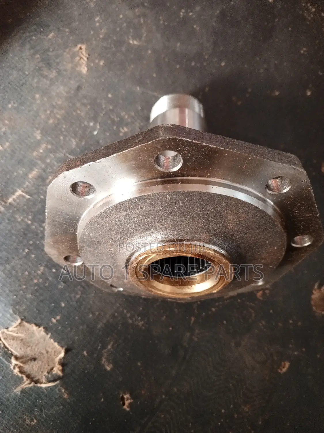 Hub Spindle for Landcruiser Baroon