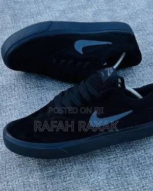 Original Nike SB Chron Triple Black Casual Suede Sneakers