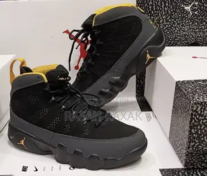 Original Nike Air Jordan 9 Black/University Gold Sneakers