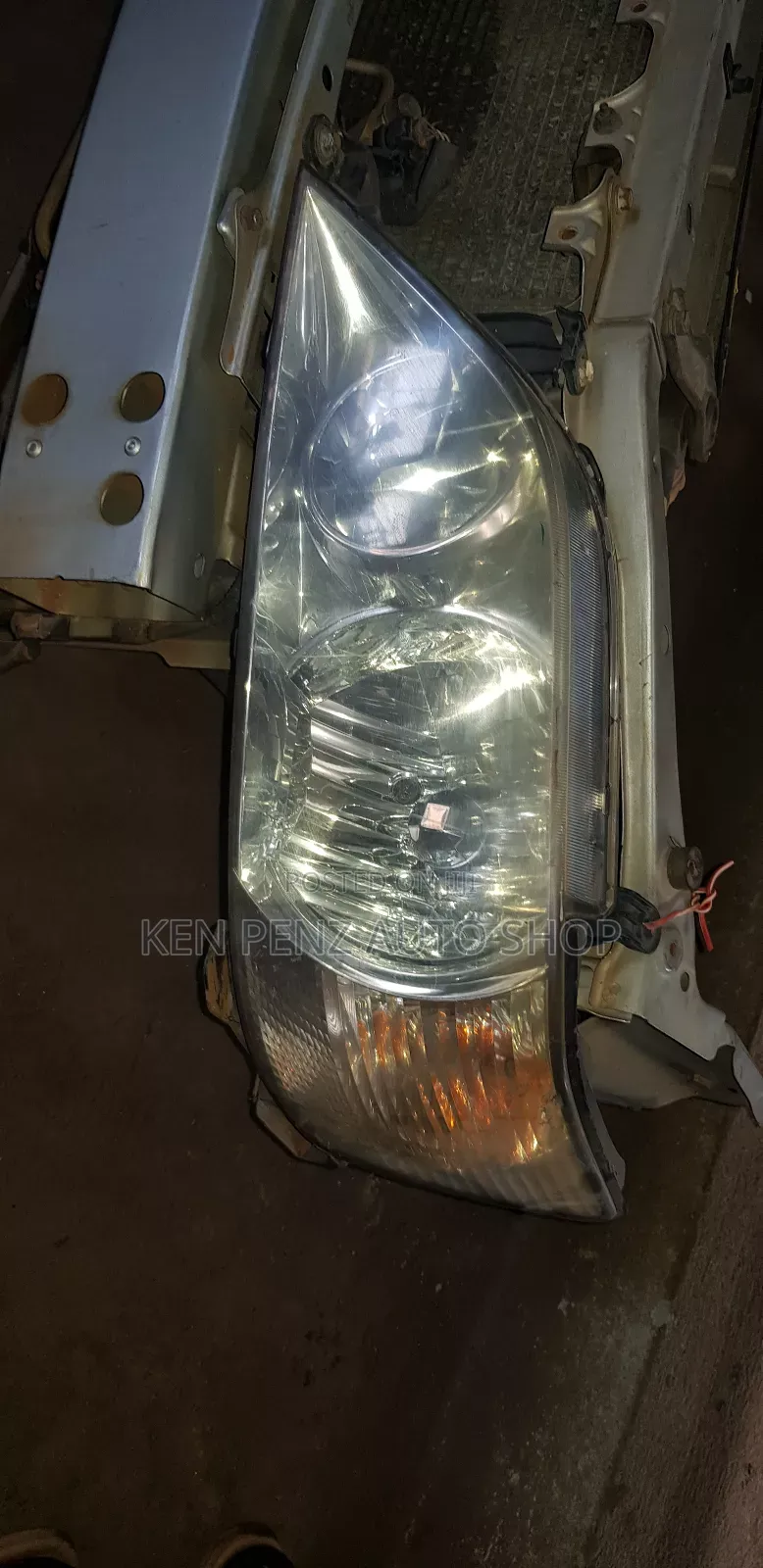 Headlamps for Toyota Vista Adeo