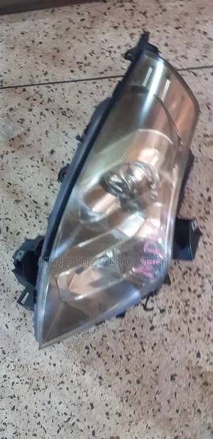 Headlamps for Mazda MVP 2007