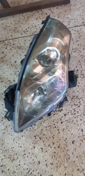 Headlamps for Mazda MVP 2007
