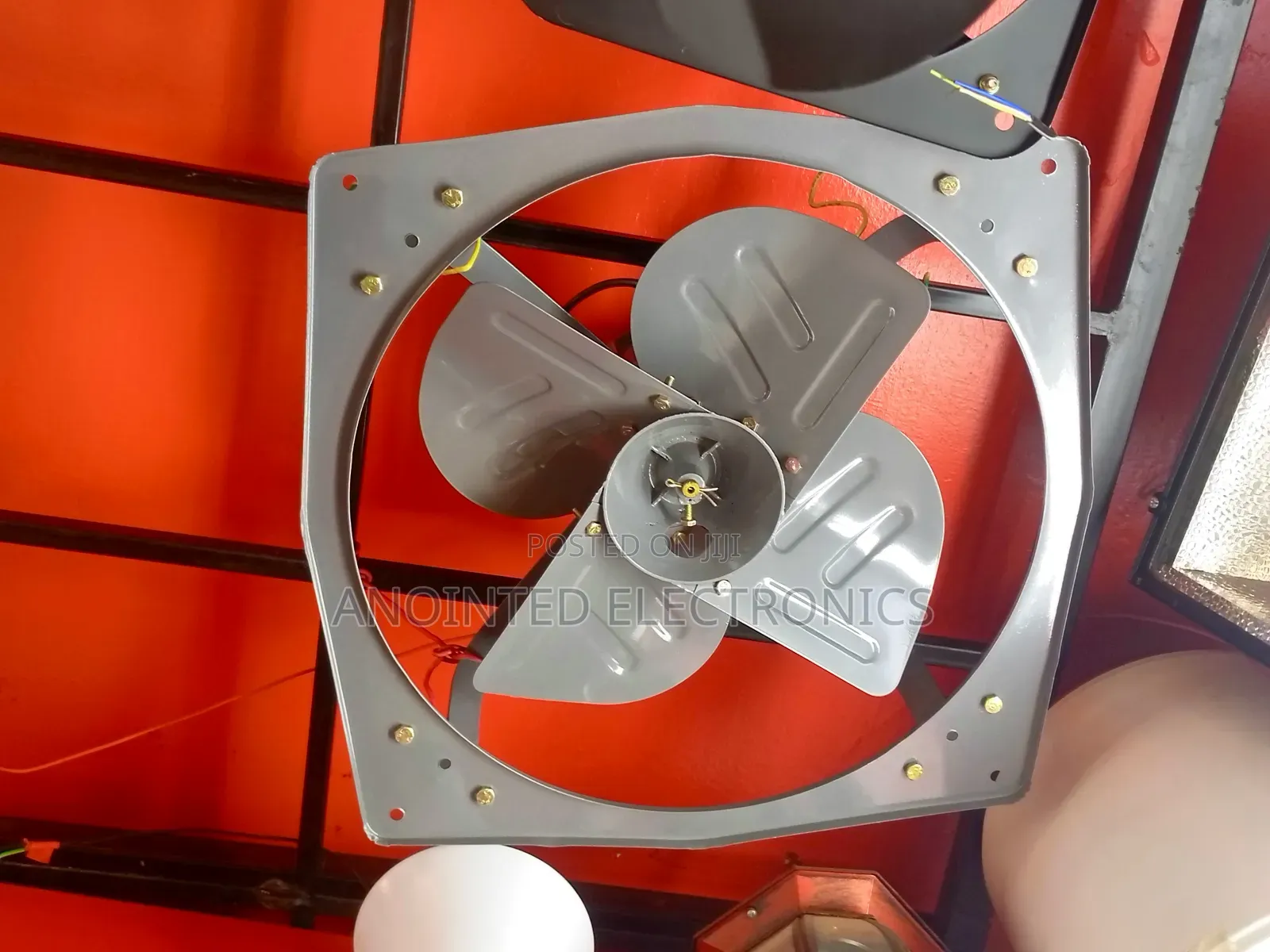 Heavy-Duty 18" Wall Fans Heavy Duty