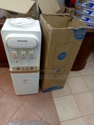 Water Dispenser Sonashi With a Compressuere